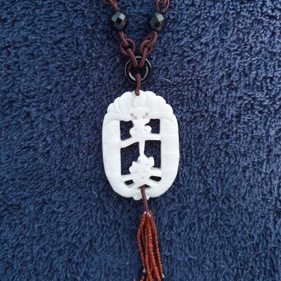 Vintage Hand-Carved Natural White Jade Ping An Pendant Necklace with Black Beads - Picture 8 of 13